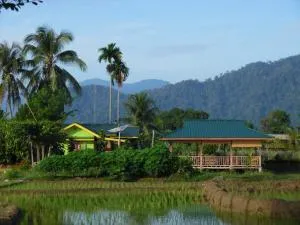 AMBOW Homestay Jungle Trekking & Village Tour - Bohorok
