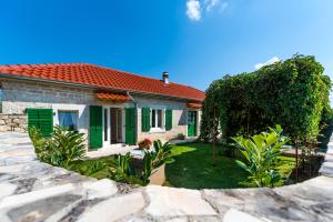 Holiday home Ana with pool national park krka
