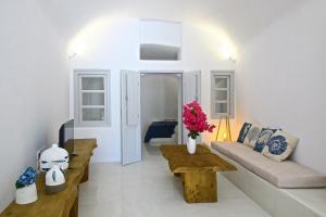 Fertimo Suites by Karpimo Santorini Greece