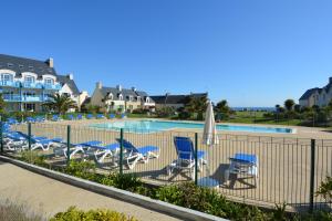 Appartements VACANCES A L OCEAN - GRAND T4 VUE MER GRAND BALCON tout confort - WIFI ET PARKING GRATUITS - MER PLAGE PISCINE a environ 25 m - Centre ville, tous commerces, marche, et port a 10 minutes a pied en longeant la mer : photos des chambres