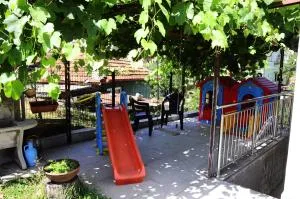 Family apartment with garden - Njemanica