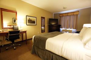 Lakeview Inns & Suites - Fort Nelson