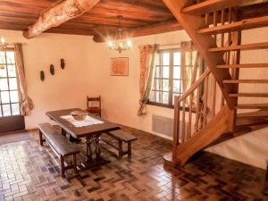 Maisons de vacances Holiday home with swimming pool : photos des chambres