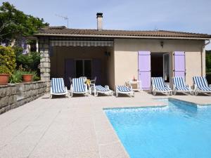 Maisons de vacances Detached villa in a small villa estate with private swimming pool : photos des chambres