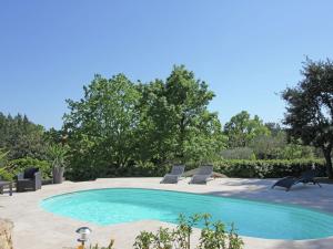Villas Lush villa in Bagnols en Foret with private pool : photos des chambres