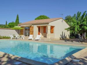 Maisons de vacances Beautiful Holiday Home Near Centre Private Pool Private Garden Roofed Terrace : photos des chambres