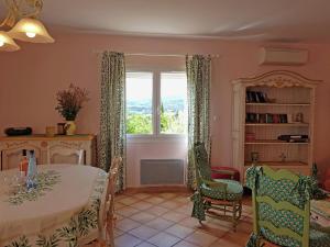 Villas Modern villa with private pool : photos des chambres
