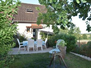 Maisons de vacances Peaceful Holiday Home in Vignol with Heated Swimming Pool : photos des chambres