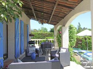 Maisons de vacances Gorgeous Holiday Home in Bagnols en For t with Private Pool : photos des chambres