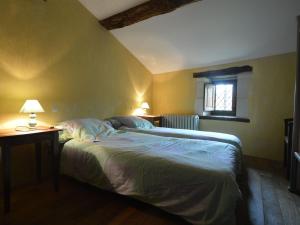 Maisons de vacances Wonderful atmospheric Manoir at Lenclo tre with large private swimming pool : photos des chambres