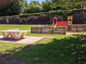 Maisons de vacances Beautiful Holiday Home in Aquitaine near the Forest : photos des chambres