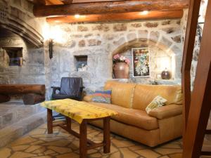 Maisons de vacances Cozy Holiday Home in La Souche by Le Lignon River : photos des chambres