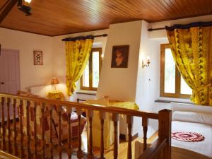 Maisons de vacances Cozy Holiday Home in La Souche by Le Lignon River : photos des chambres