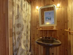 Maisons de vacances Vintage Mansion in Moussy France with Large Garden : photos des chambres