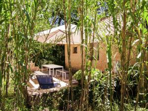 Maisons de vacances Cozy Cottage in Bourgnac with bubble bath : Maison de Vacances 1 Chambre