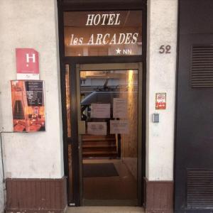 Hotels Hotel Les Arcades : photos des chambres