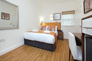 Deluxe Double Room room in Imperial Guest House Ltd.