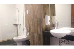 Livinn Hostels Gubeng Station Surabaya