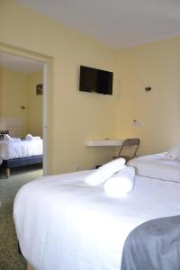 Hotels Hotel La Couronne : photos des chambres