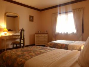 Las Flores Beachside Hotel