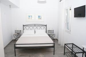 Petra & Fos Studios and Rooms Sifnos Greece