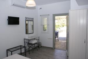 Petra & Fos Studios and Rooms Sifnos Greece