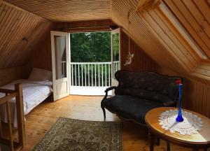 River Villa, 20 min by train to Old Town, big yard