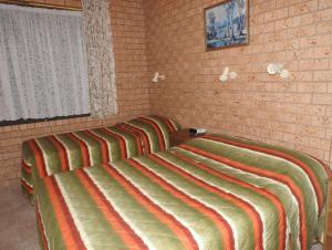 Lone Pine Motel