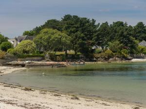 Villas Spacious Villa in Concarneau with Swimming Pool : photos des chambres