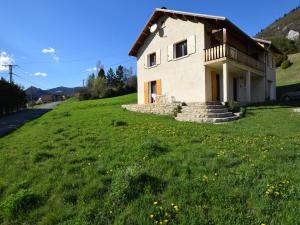 Apartment in Lus-la-Croix-Haute with Mountain View