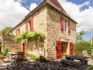 Farmhouse in Saint Cybranet with Private Garden