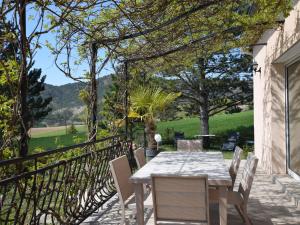 Maisons de vacances Great detached house near Die 8 km with magnificent view and beautiful garden : photos des chambres