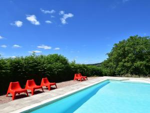 Maisons de vacances Pleasant holiday home in Chaumard with private pool : photos des chambres