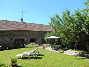 Cozy Holiday Home in Burgundy France with Terrace