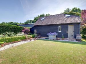 Attractive Holiday Home in Cranbrook Kent with Parking