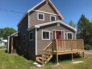 The Red Door Retreat, Case vacanze - Mohawk