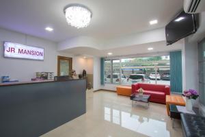 Jr Mansion On Nut Soi 25