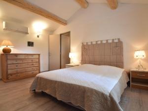 Villas Private infinity pool, beautiful view of Mont Ventoux, a dream spot! : photos des chambres
