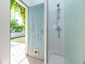 Villas Villa in Saint-Antonin with Private Pool : photos des chambres