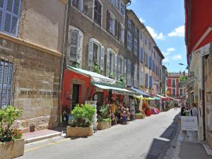 Villas Villa in Saint-Antonin with Private Pool : photos des chambres