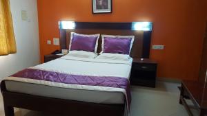 Maple Suites