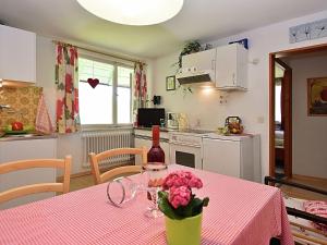 Country-style flat with garden