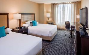 Double Room With Two Double Beds - Disability Access Shower room in Hyatt Regency Washington on Capitol Hill