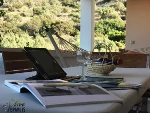 Olive Epavlis - Apérion