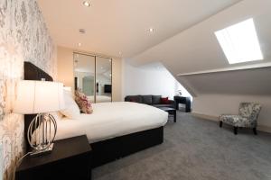 Luxury Suite with Bathtub  room in Royal Princes Suites