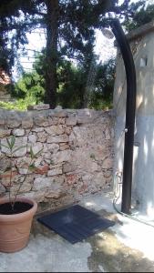 D HOUSE authentic Zlarin house, relaxing courtyard and terrace