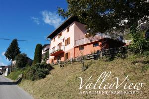 Valley View Apartment