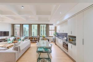 #1101 Cartwright - Chic Downtown Apartment