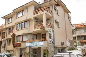 卡瓦勒尔酒店 - 索佐波尔