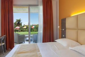 Family Room with Balcony room in Hotel Bella Lazise